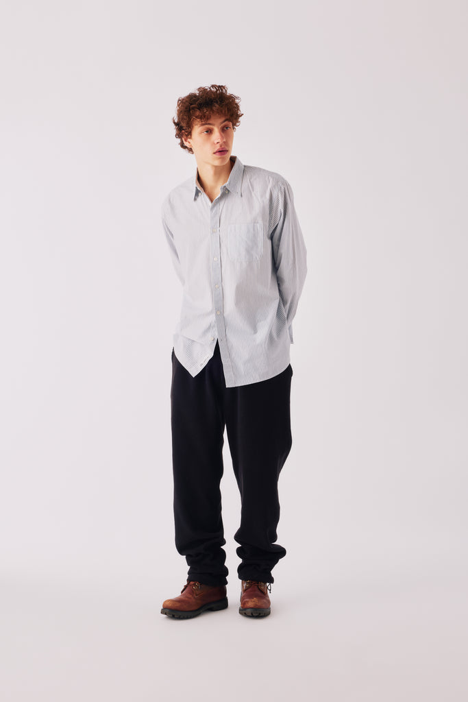 FW26 on-model fit reference. Shown: Oxford Premium BD - Box Check. Photograph 24770.
